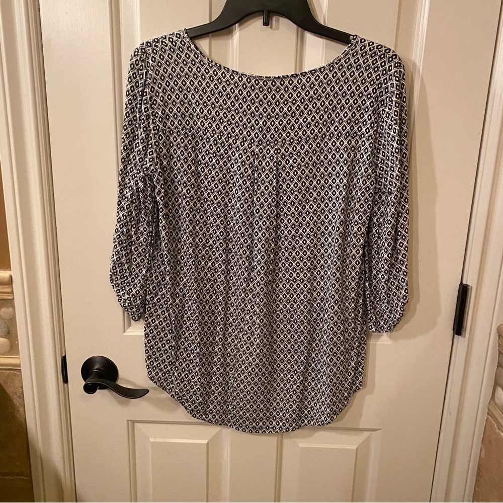 Patterned Blouse - Picture 3 of 5